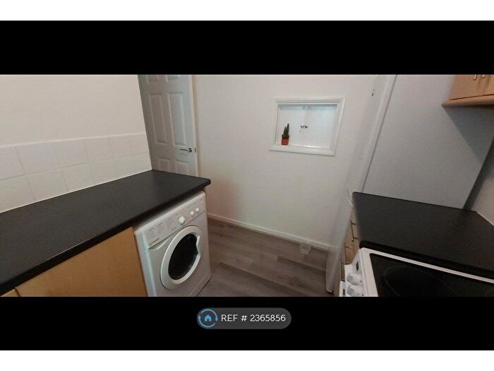 2 Bedroom Flat To Rent In Baron Court, Stevenage, SG1