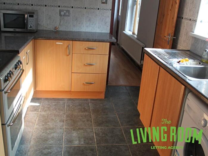 5 Bedroom House To Rent In Letty Street, Cathays, Cardiff, CF24