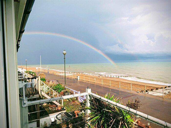 2 Bedroom Flat To Rent In Channel View, Bexhill-On-Sea, TN40