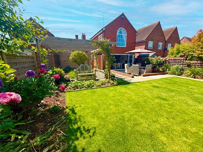 5 Bedroom Detached House For Sale In High Street South, Stewkley, LU7