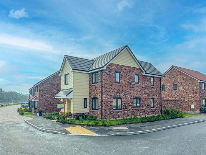 4 Bedroom Detached House For Sale In Rosemary Gardens, Kennett, CB8