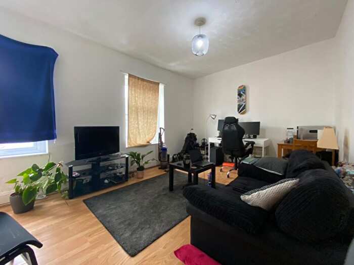 1 Bedroom Flat To Rent In Clifton Street, Splott, CF24