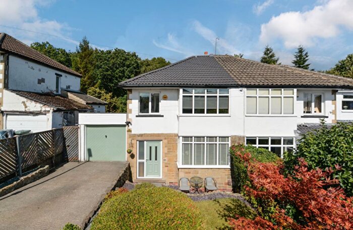 3 Bedroom Semi-Detached House For Sale In Staybrite Avenue, Cottingley, Bingley, Bradford, BD16