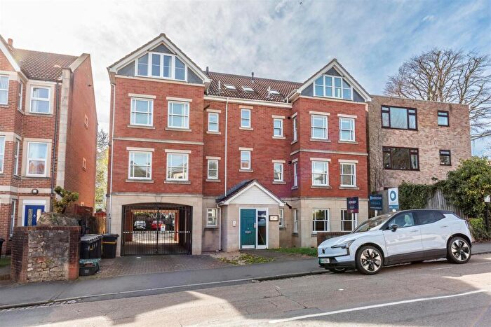 2 Bedroom Flat For Sale In Hampton Road, Redland, Bristol, BS6
