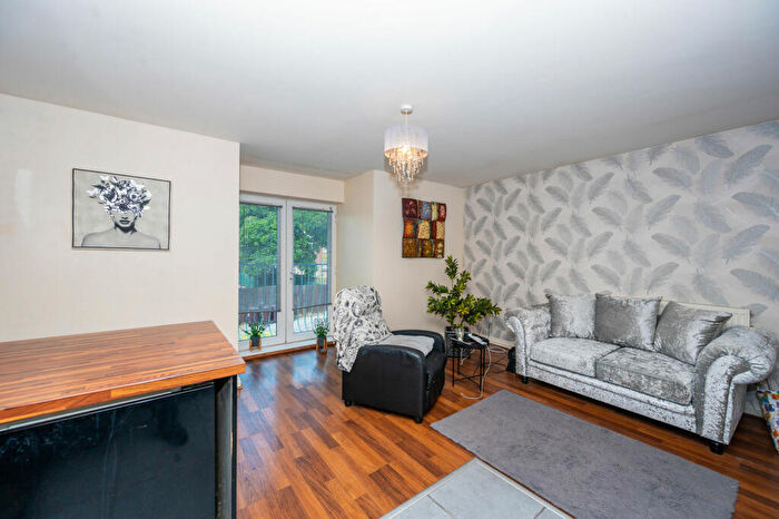 2 Bedroom Apartment For Sale In Shaw Lane, Prescot, Merseyside, L35