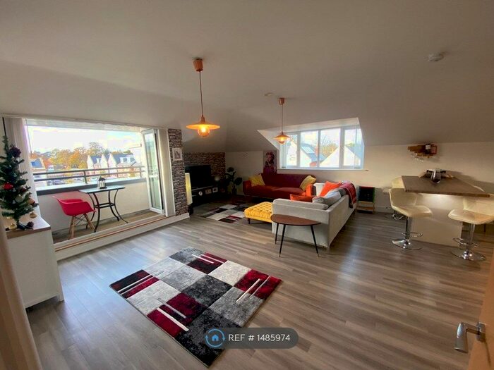 1 Bedroom Flat To Rent In Hazelwood House, Sunbury-On-Thames, TW16