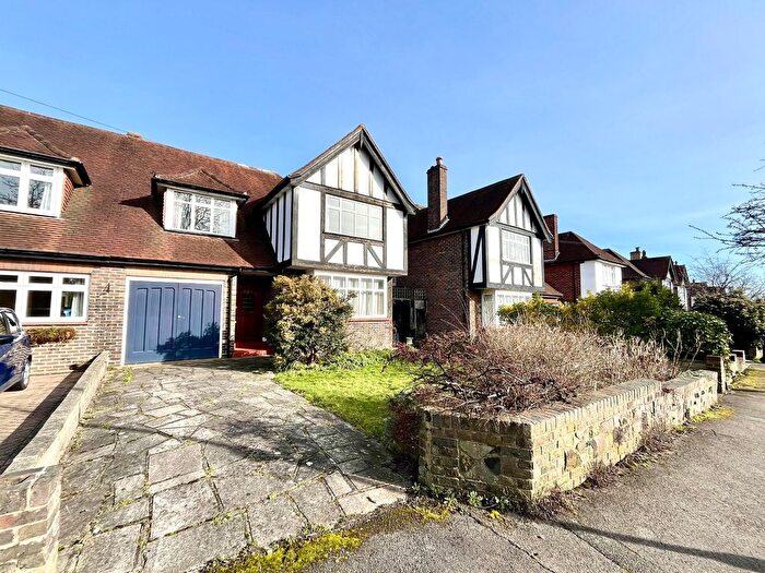4 Bedroom Semi Detached House For Sale In Elmcroft Drive, Chessington, Surrey., KT9