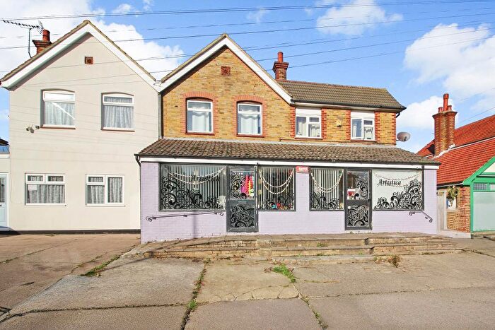 4 Bedroom Semi-Detached House For Sale In Mill Hill, Deal, Kent, CT14