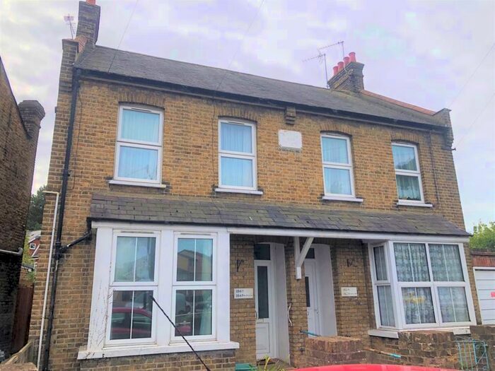 2 Bedroom Maisonette To Rent In Norwood Road, Southall, UB2