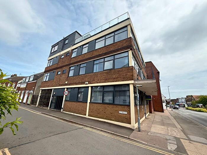 2 Bedroom Flat To Rent In West Street, Dunstable, LU6
