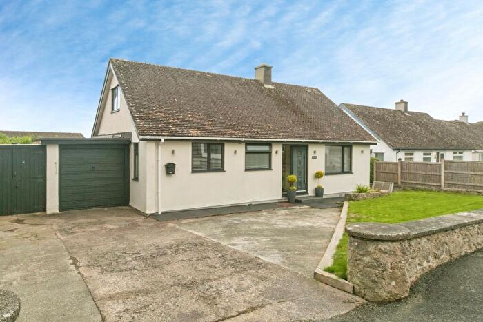 4 Bedroom Bungalow For Sale In Rhianfa, Benllech, Isle Of Anglesey, Sir Ynys Mon, LL74