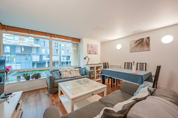 1 Bedroom Flat To Rent In Cassilis Road, Canary Wharf, London, E14