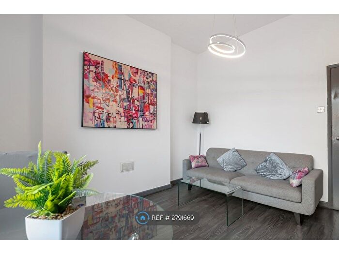 2 Bedroom Flat To Rent In Ebury Road, Nottingham, NG5