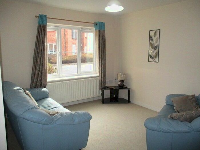 2 Bedroom Flat To Rent In Hassocks Close, Beeston, NG9