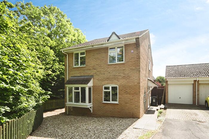 4 Bedroom Detached House For Sale In Derwent Grove, Taunton, TA1