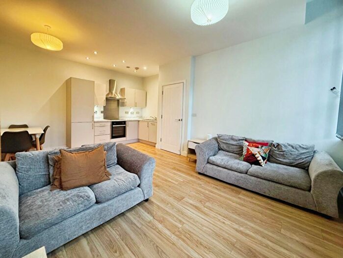 2 Bedroom Flat To Rent In Atkinson Street, Leeds, West Yorkshire, LS10