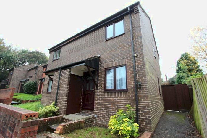 2 Bedroom Semi-Detached House To Rent In Hollybrook Close, Southampton, Hampshire, SO16