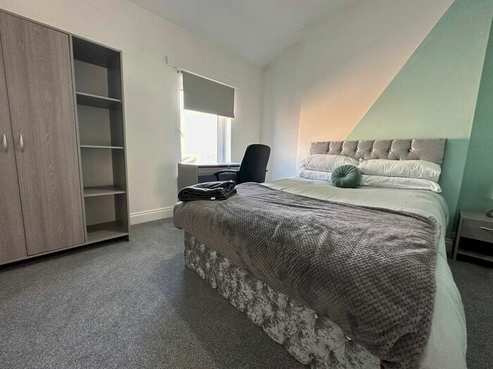 4 Bedroom Flat To Rent In Cross Street, Barrow-In-Furness, LA14