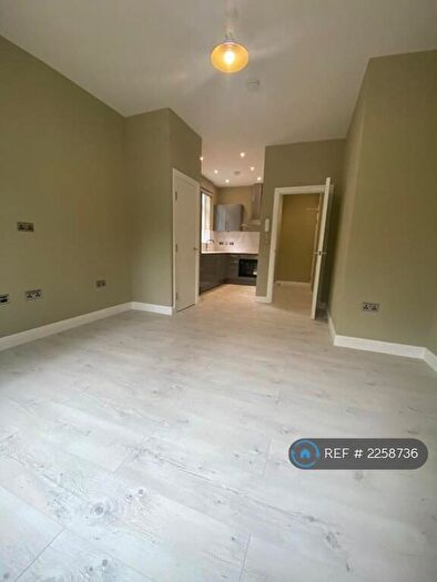 2 Bedroom Flat To Rent In Davenport Park Road, Stockport, SK2