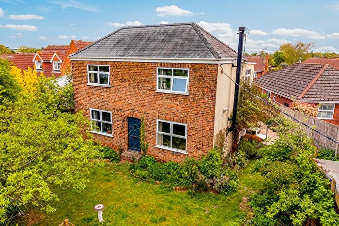 3 Bedroom Detached House For Sale In Clay Lake, Spalding, PE11