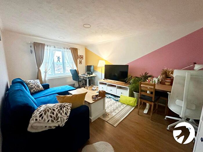 1 Bedroom Flat For Sale In Burnt Ash Hill, London, SE12