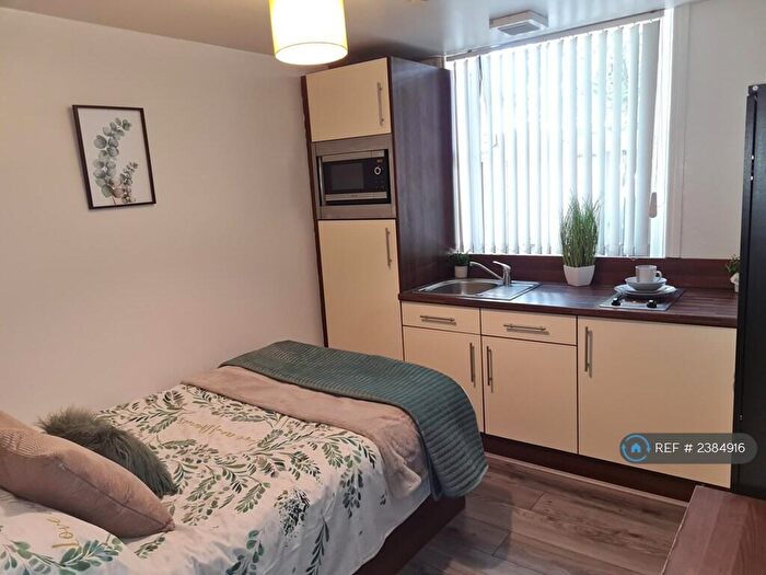 Studio To Rent In Oldgate, Huddersfield, HD1