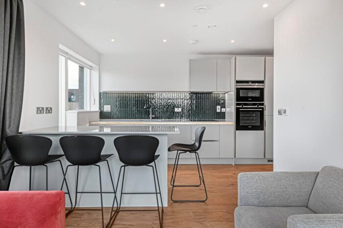 3 Bedroom Flat To Rent In Sanday Drive, Colindale, NW9