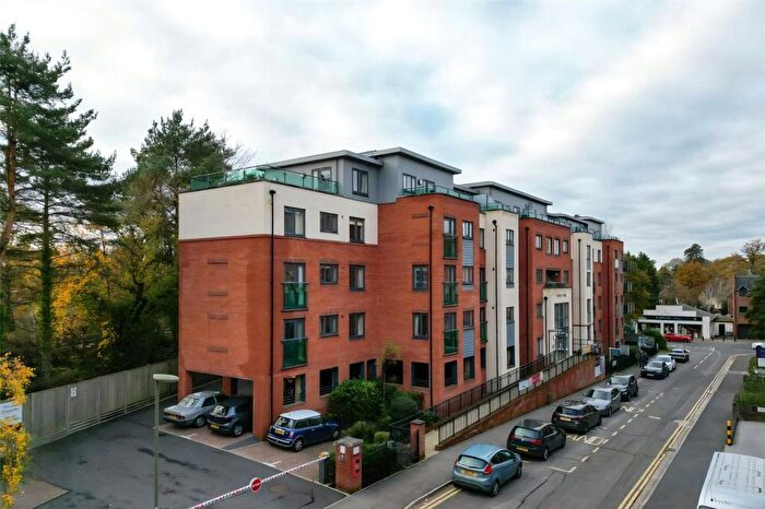 1 Bedroom Flat To Rent In Park Lane, Camberley, Surrey, GU15