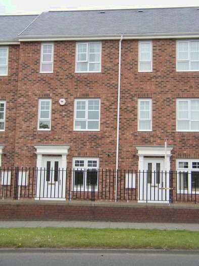 4 Bedroom Town House To Rent In Coach Lane, North Shields, NE29