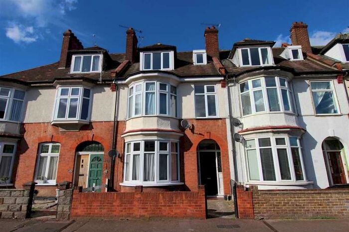 1 Bedroom Apartment To Rent In Leigh On Sea, SS9