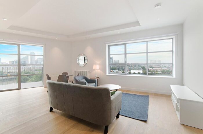 2 Bedroom Flat To Rent In Kent Building, London City Island, E14
