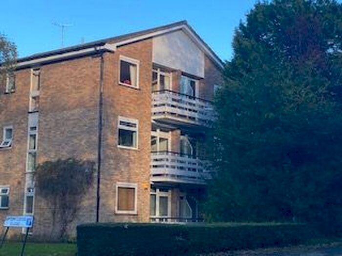 1 Bedroom Flat To Rent In Upton Lodge Close, Bushey, WD23
