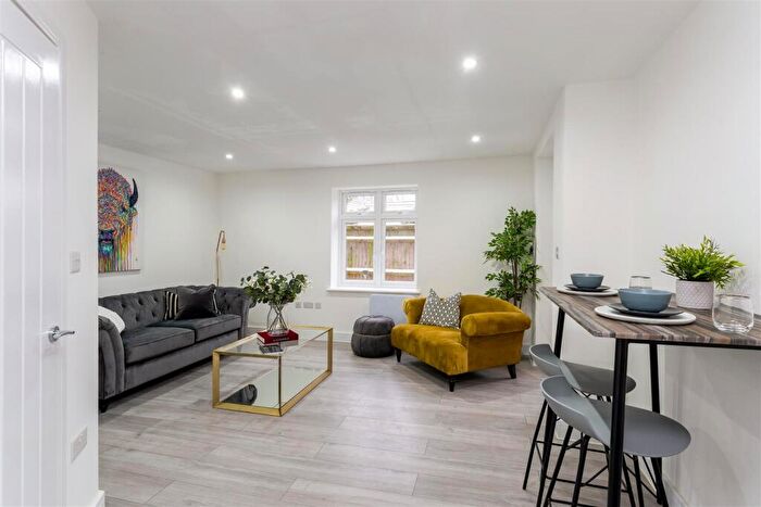 2 Bedroom Apartment To Rent In Foxley Lane, Purley, CR8