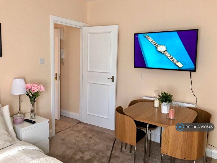 Studio To Rent In Oaklands Road, London, NW2