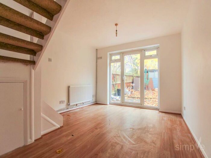 1 Bedroom Property To Rent In Clivesdale Drive, Hayes, Middlesex, UB3