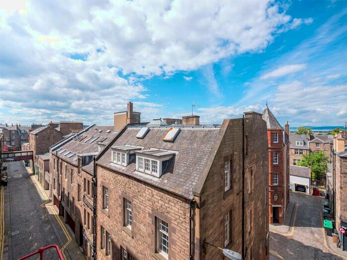 2 Bedroom Flat To Rent In Thistle Street Lane South West, Edinburgh, EH2