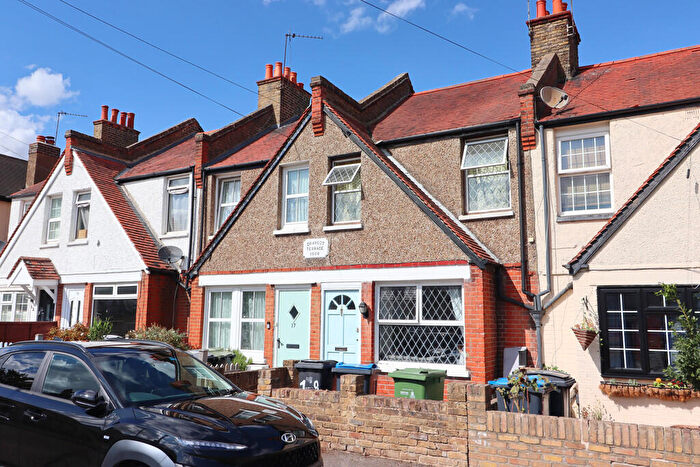 2 Bedroom Terraced House To Rent In Draycot Road, KT6