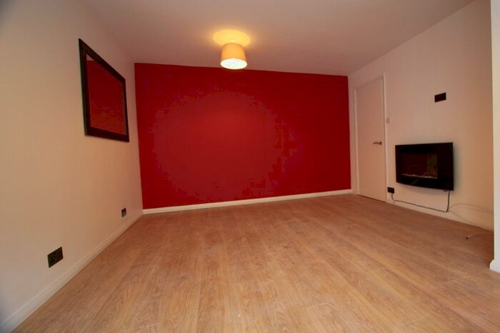 2 Bedroom Flat To Rent In St Aubyn's Road, Crystal Palace SE19