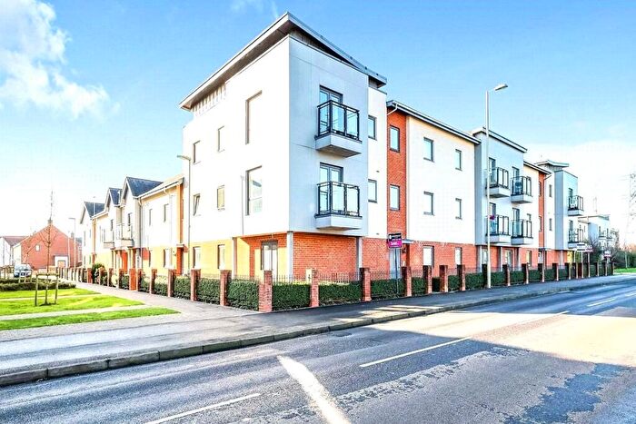 2 Bedroom Flat For Sale In Foxtail Road, Waterlooville, Hampshire, PO7