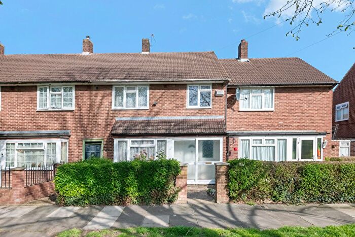 3 Bedroom Terraced House For Sale In Elm Tree Close, Northolt, UB5