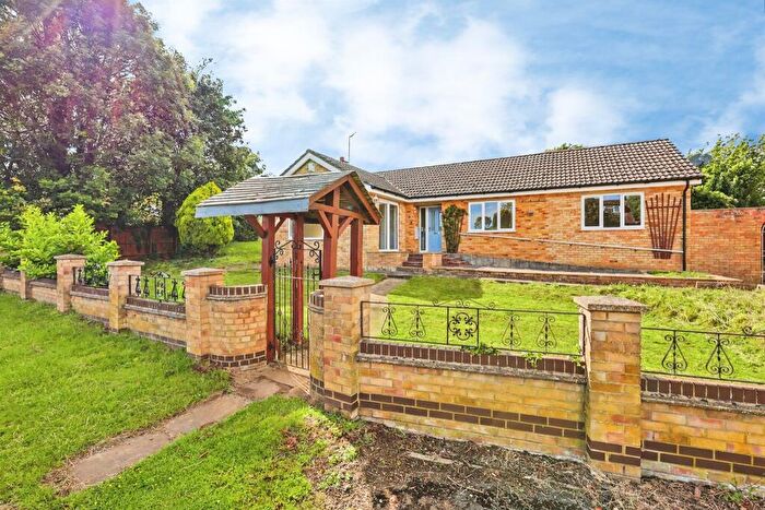3 Bedroom Detached Bungalow For Sale In Simons Walk, Pattishall, Towcester, NN12