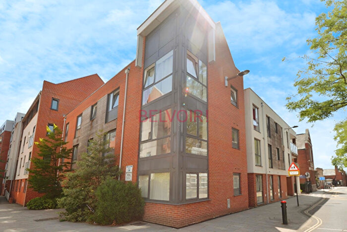 2 Bedroom Flat To Rent In Castle Way, Southampton, SO14