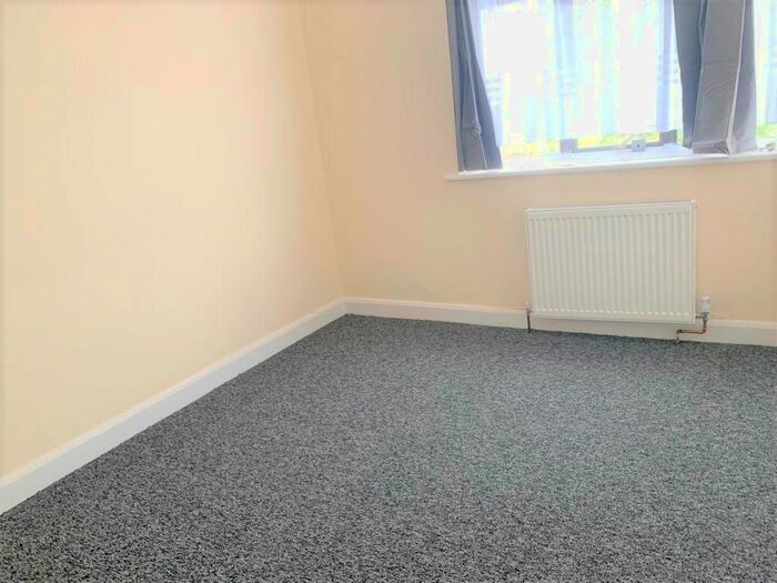 2 Bedroom Flat To Rent In Ilford, IG2