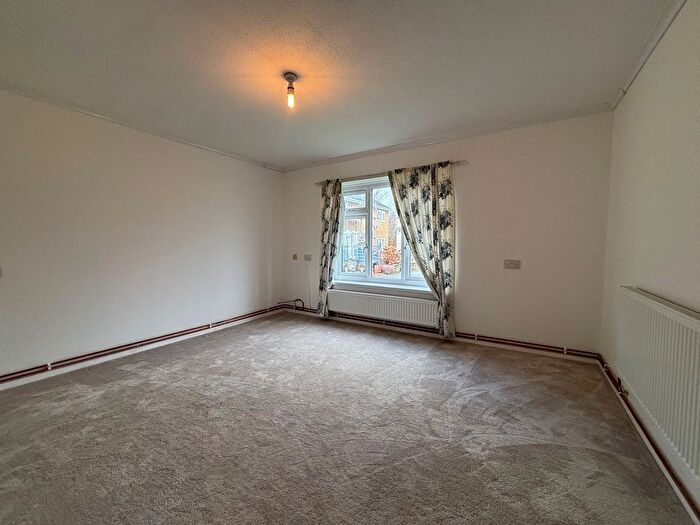 1 Bedroom Flat To Rent In Rockley Close, Chesterfield, S40
