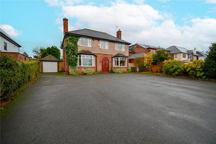 4 Bedroom Detached House For Sale In Oldfield Drive, Heswall, Wirral, CH60