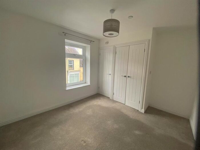 2 Bedroom Flat To Rent In Corvus Terrace, St. Clears, Carmarthen, SA33