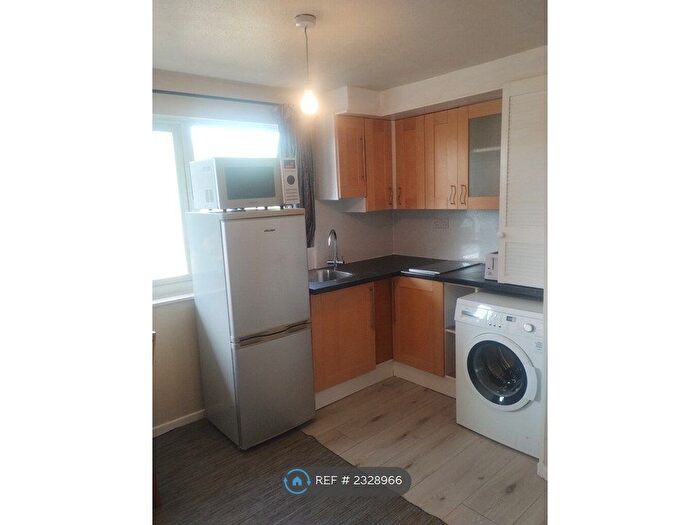 Studio To Rent In Conniburrow, Milton Keynes, MK14