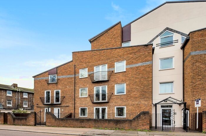 2 Bedroom Flat To Rent In Dacre Park, London SE13