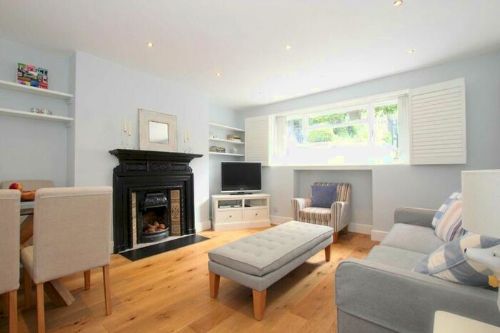 1 Bedroom Flat To Rent In Offord Road, Islington, N1