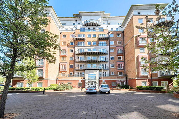 2 Bedroom Flat For Sale In Winterthur Way Basingstoke, RG21